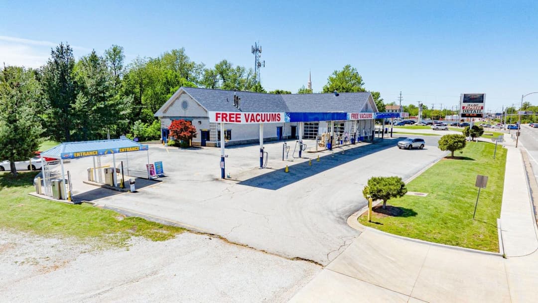 Image of Full Service Car Wash Property