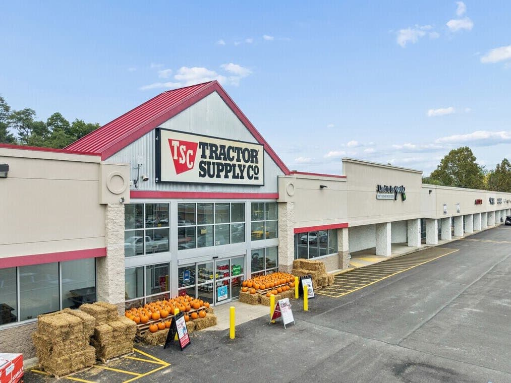 Image of Tractor Supply Retail Center Property