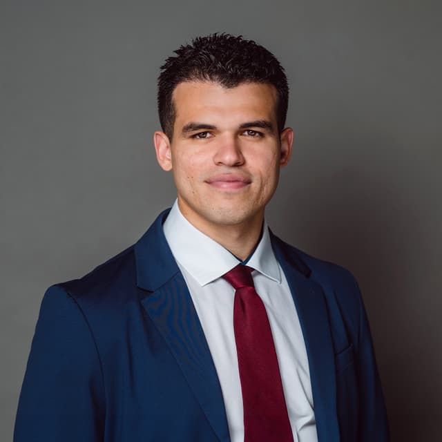 Image of Erik Leon Author