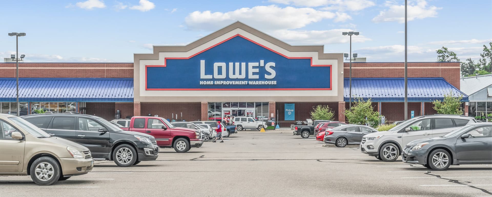 Matthews™ Brokers the Sale of a Lowe’s in Mason, OH for $17.9M featured image 