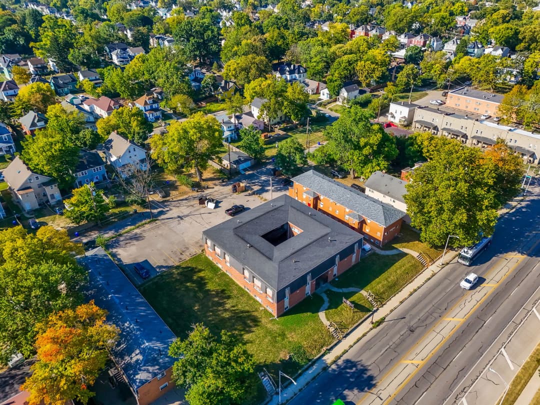 Image of Broadway Court Apartments Property