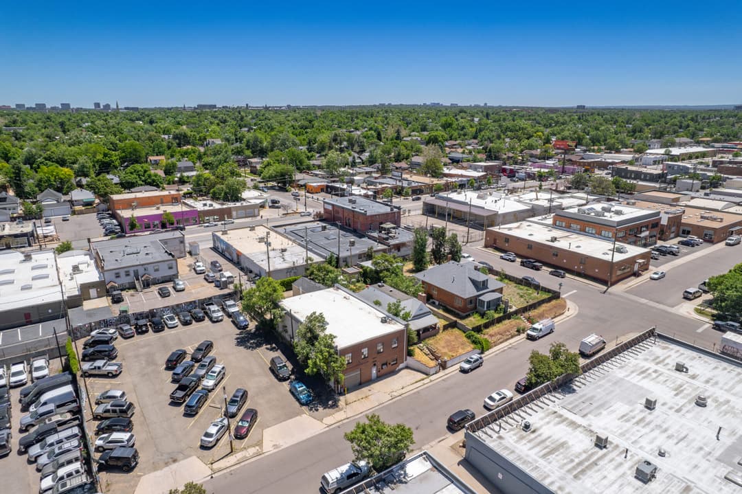 Image of 1770 S Acoma St Property