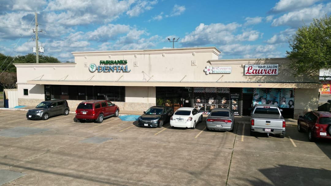 Image of Fairbanks Dental Strip Center Property