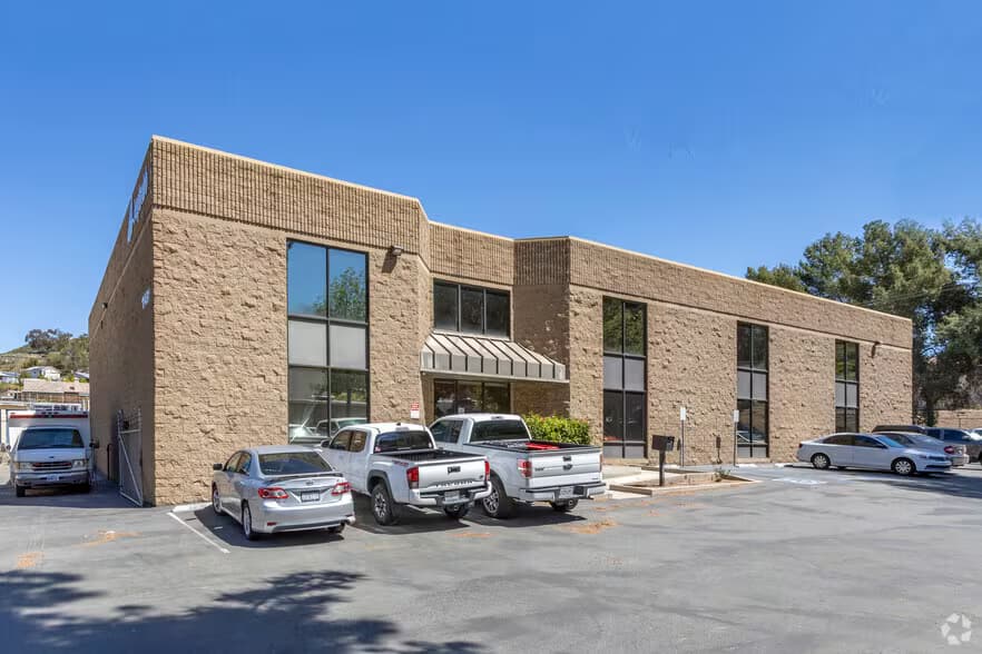 Image of 11487 Woodside Ave For Lease Property