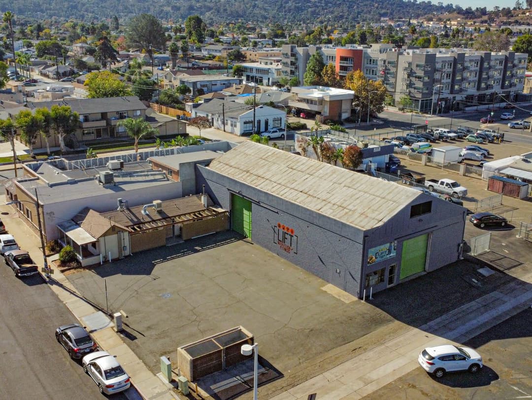 Image of 132-144 S Orange Ave For Lease Property