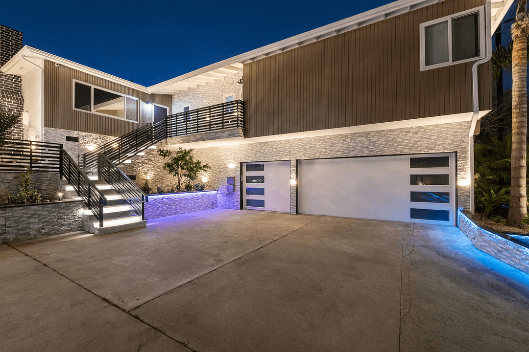 Image of 8222 Pershing Drive Property