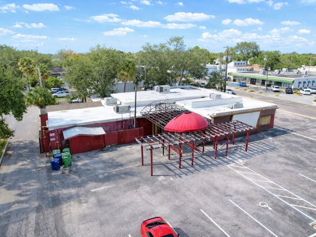 Image of 2408 W Kennedy Blvd Property