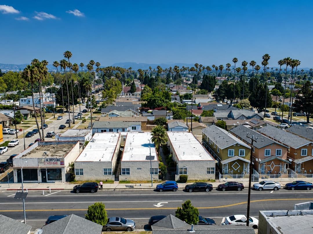 Image of 2417 W Vernon Ave Property