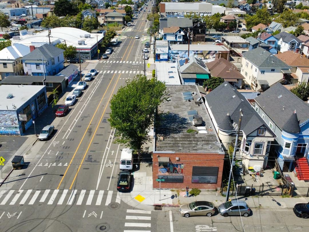 Image of 2554 West St Property