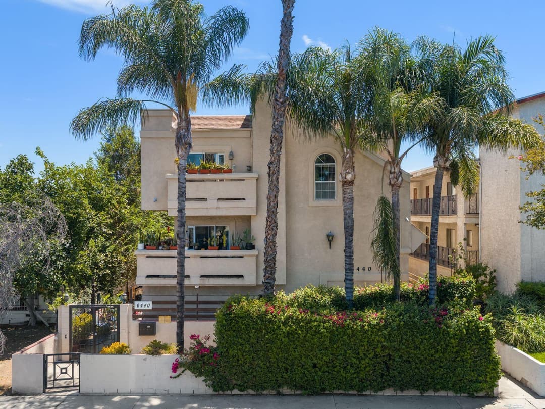 Image of 6440 Balboa Blvd Property