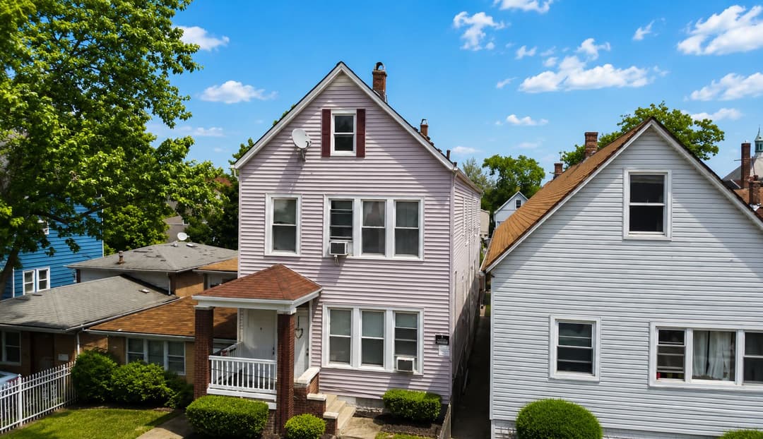 Image of 4521 S Honore St Property