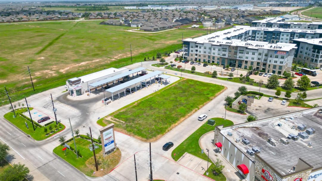Image of 23040 Morton Ranch Rd Property