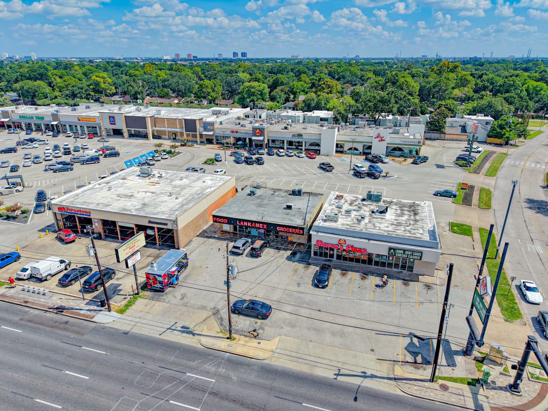 Image of 9531 Westheimer Rd Property