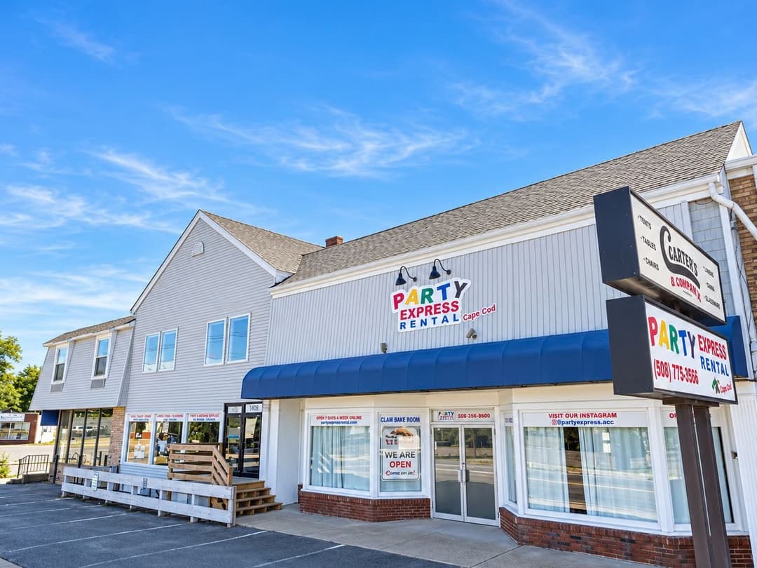 Image of 235 Barnstable Rd Property