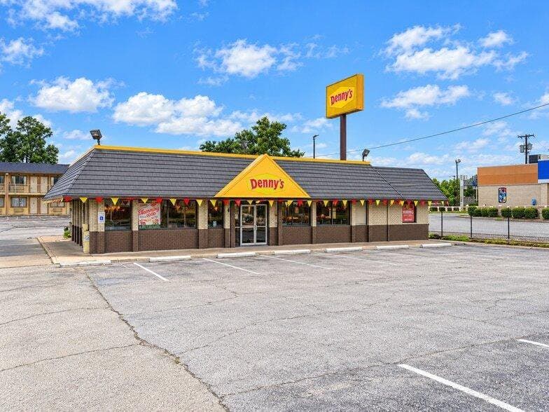 Image of Denny’s Property