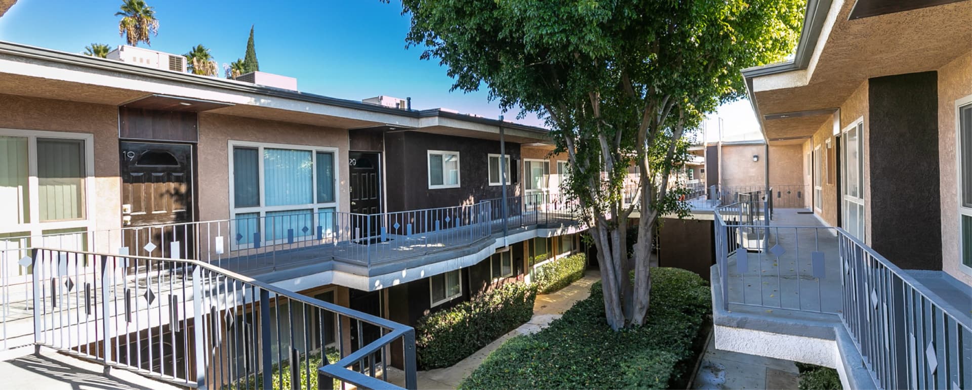 Matthews™ Brokers Record-Breaking Sale of North Hills Apartment featured image