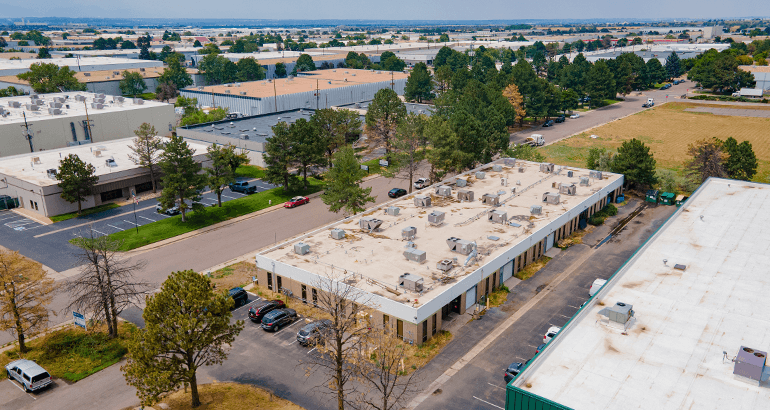 Image of 4800 N OAKLAND ST Property