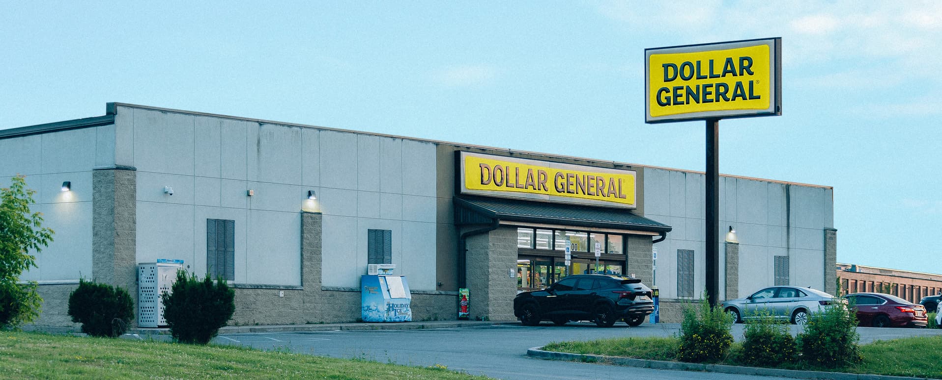 Dollar Store Dominance: Why Dollar General Is Taking Over Rural America featured image