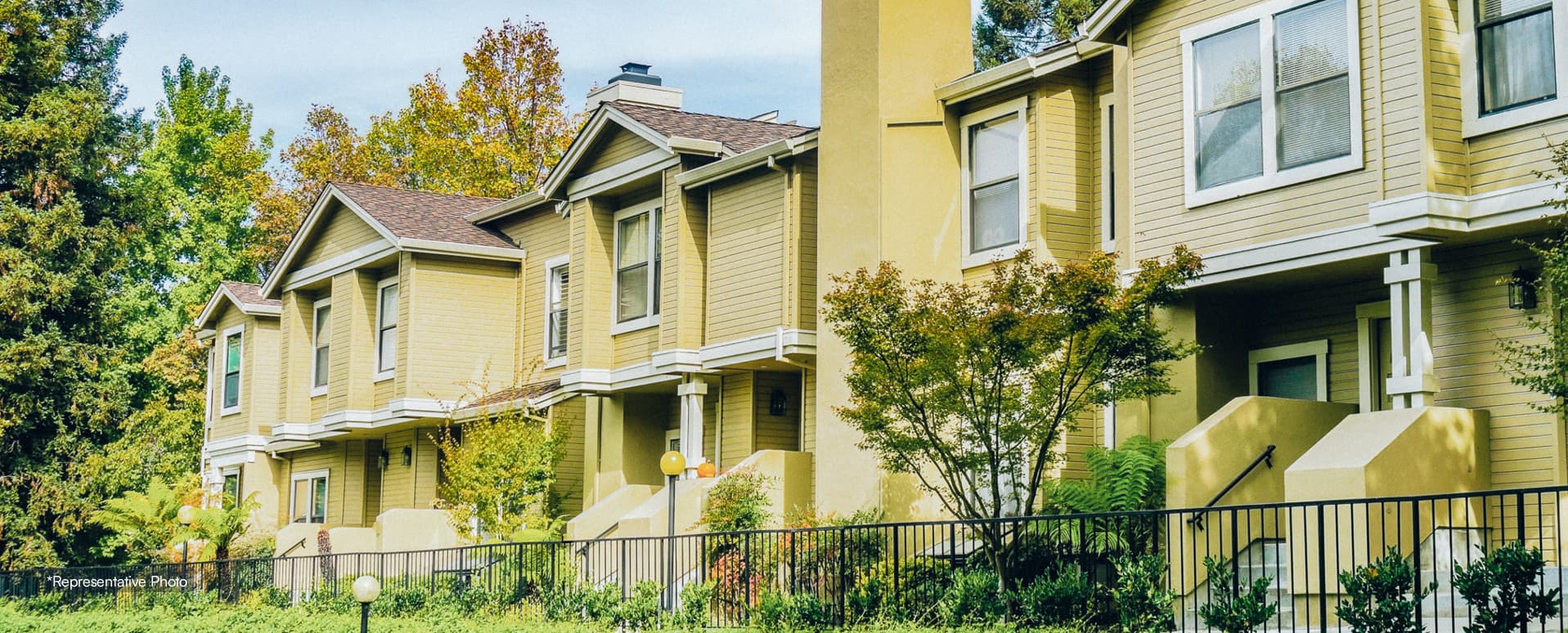 Matthews™ Facilitates Record-Breaking Sale of Villa Monaco Apartments in Orange County featured image