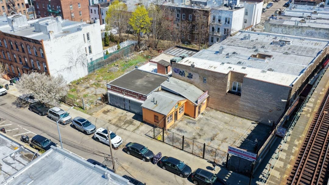 Image of 101-01 Jamaica Ave Property