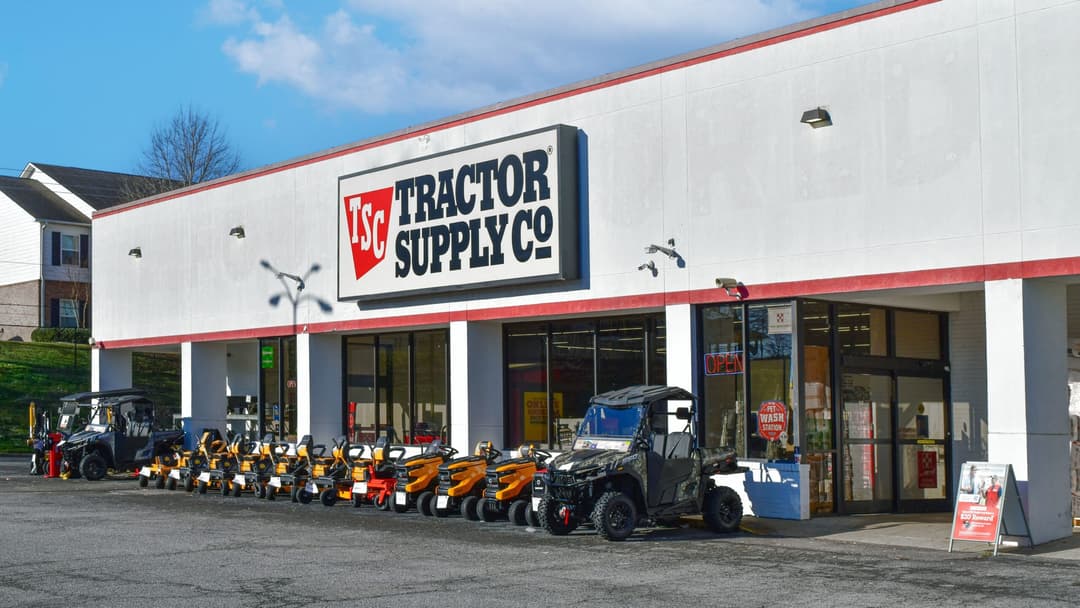 Image of Anniston Retail Center Property