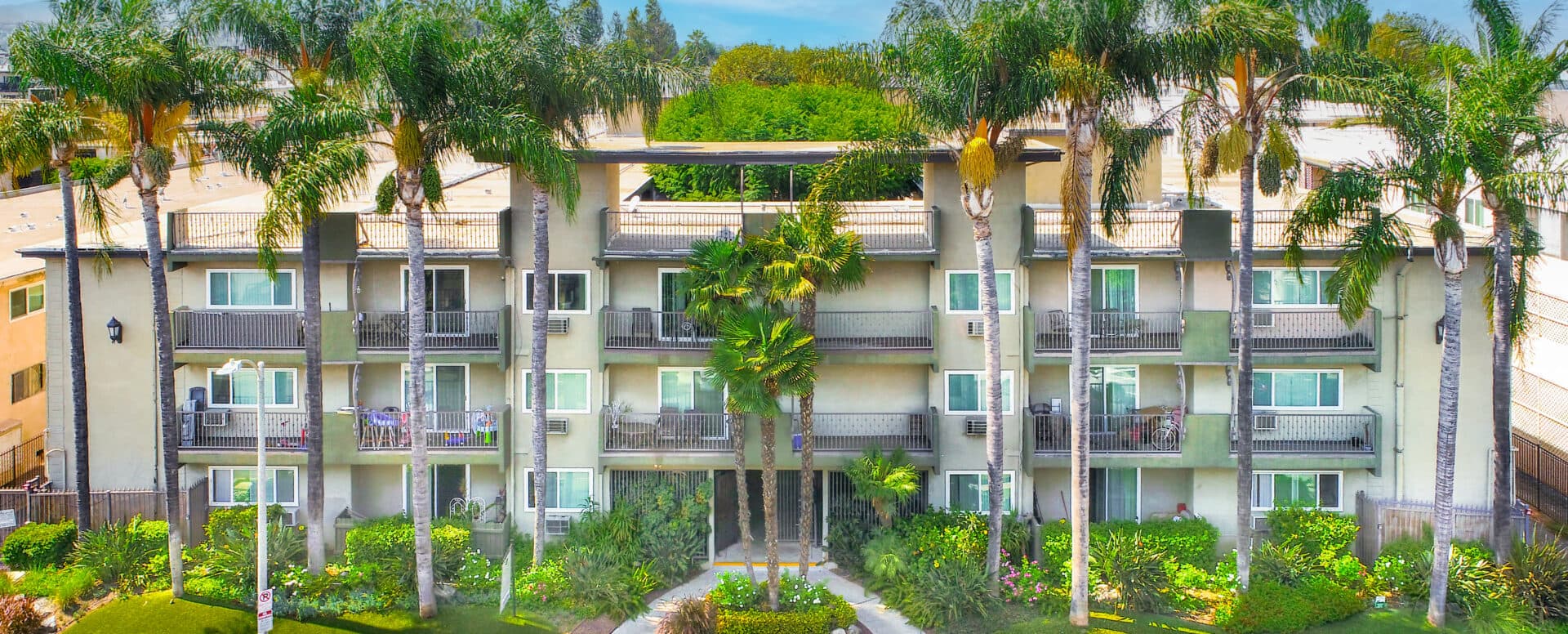 Matthews™ Transaction Named Best Multifamily Deal by The Los Angeles Business Journal’s Inside the Valley CRE Awards featured image