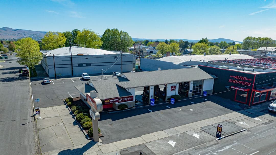 Image of Jiffy Lube Property