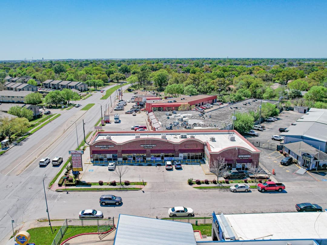 Image of Las Palmas Plaza Property
