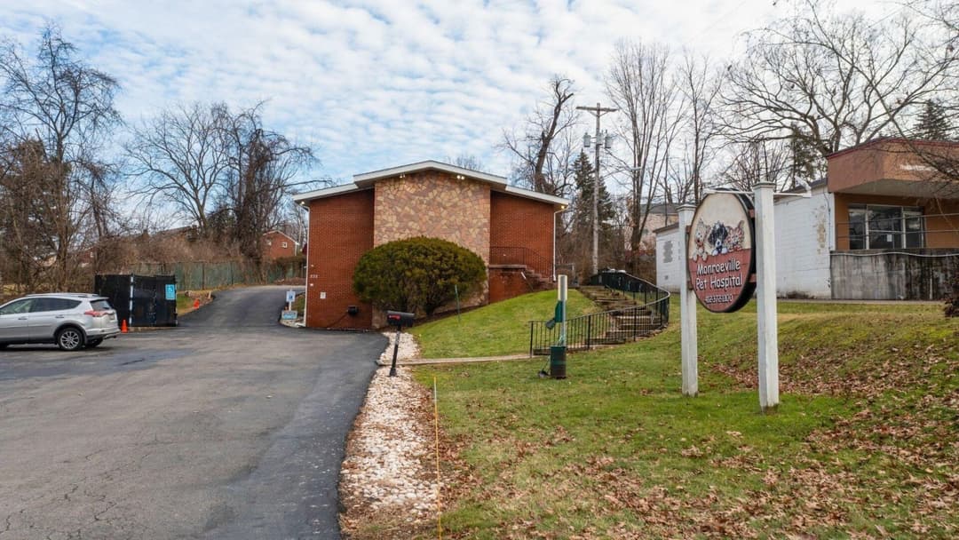 Image of Monroeville Pet Hospital Property