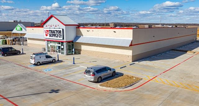 Tractor Supply Company net lease retail property in Bridgeport Texas sold by Matthews