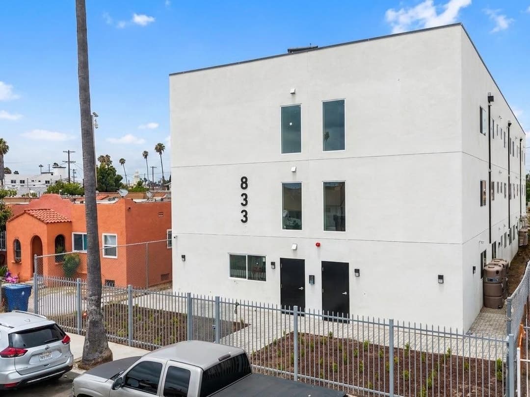 Image of 833 W 84th Street Property