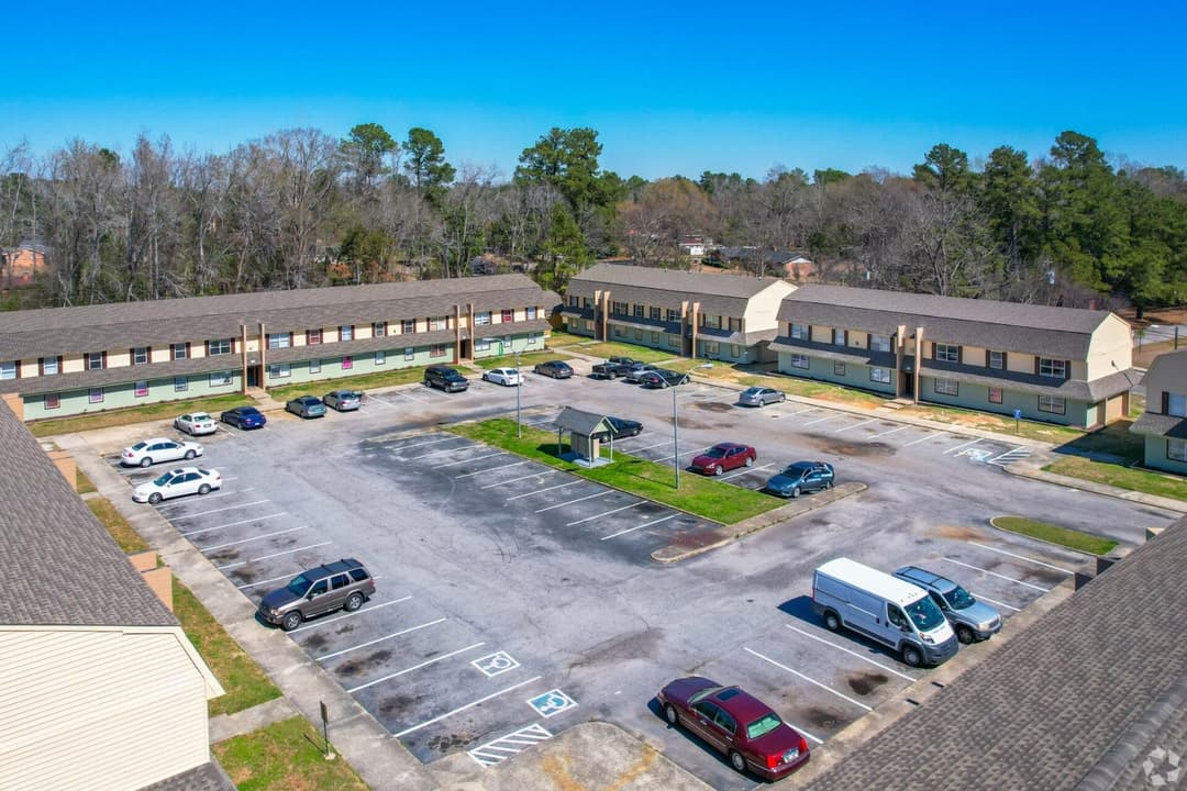 Image of Hampton Place Apartments Property