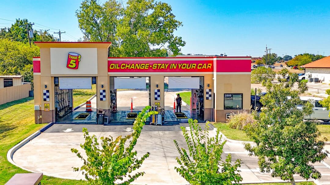 Image of Take 5 Oil Change Property