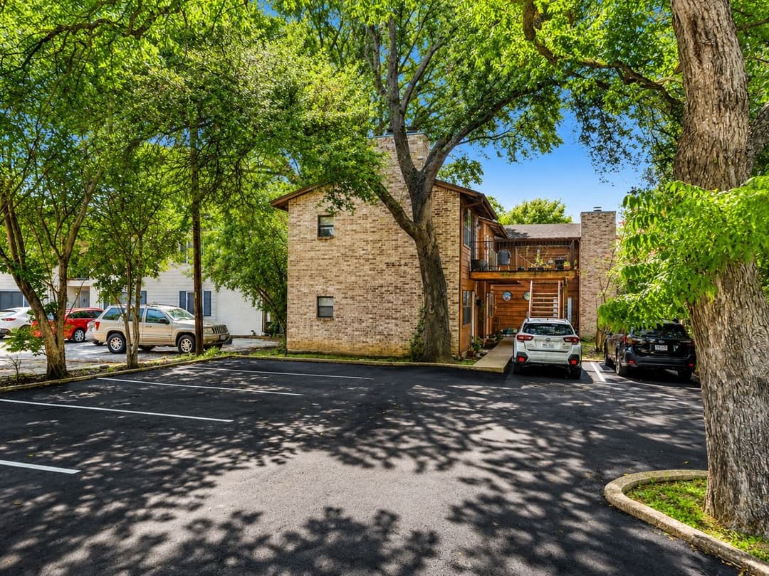 Image of Woodrow Apartments Property