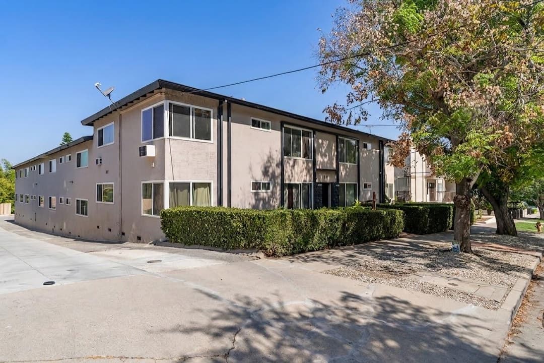 Image of 1351 Armadale Avenue Property