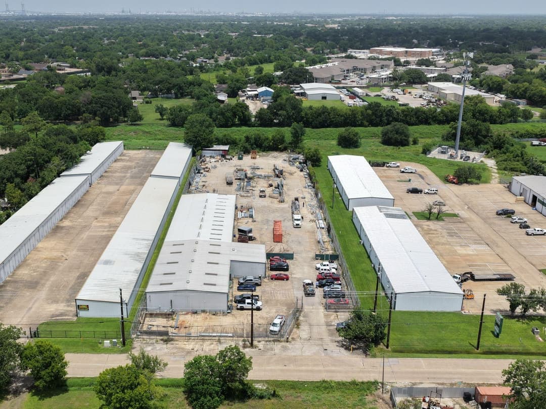 Image of 2833 Westside Drive Property