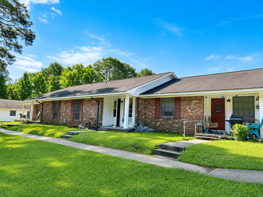 Image of Colonial Apartments & Northpointe Apartments Portfolio Property