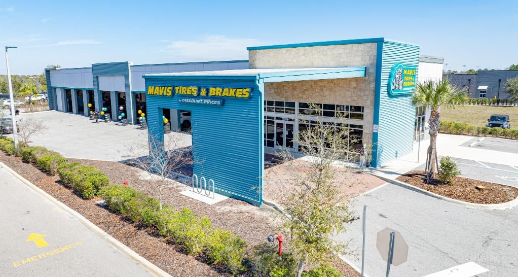 Mavis Tires & Brakes building with service bays and parking lot in Bradenton, Florida