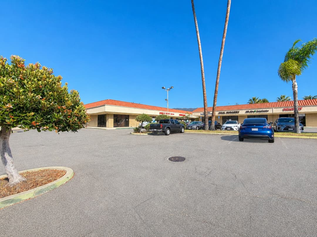 Image of 1433 E Route 66 Property
