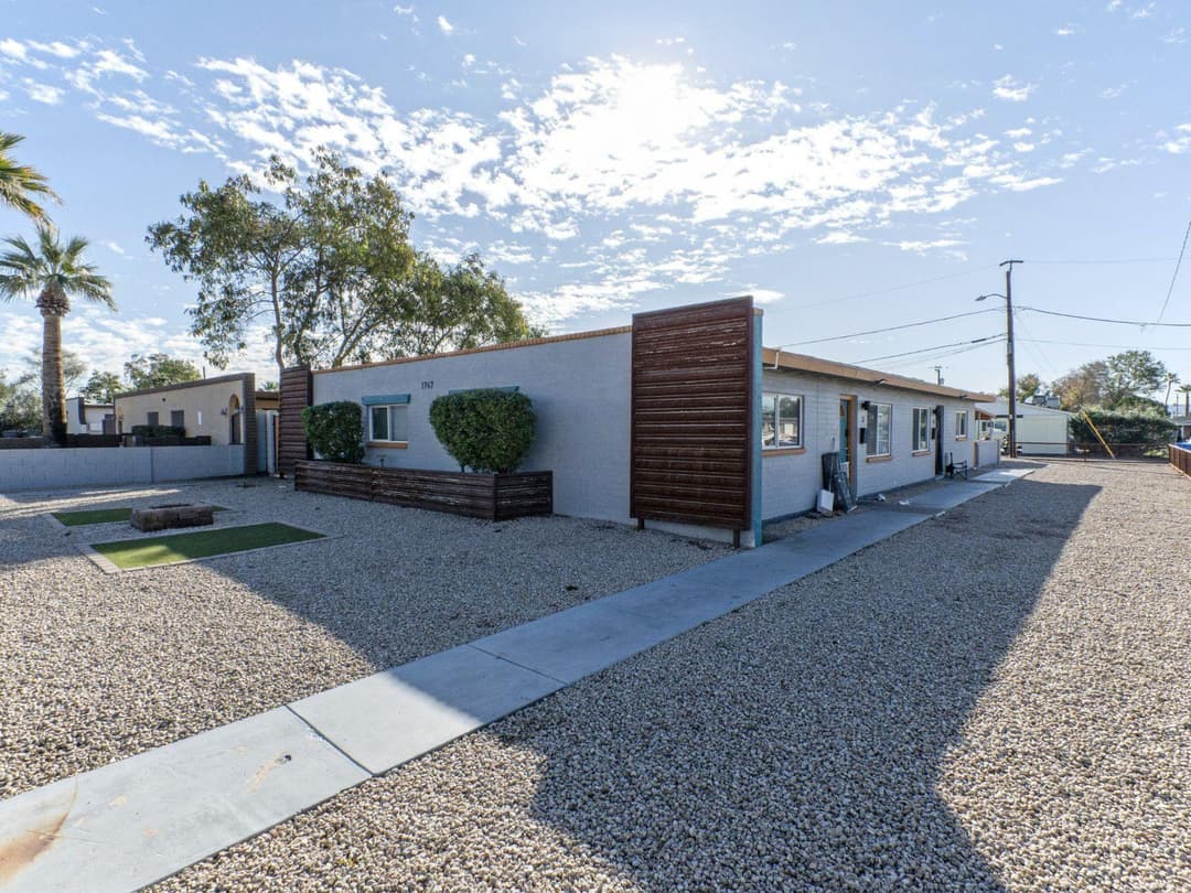 Image of 1747 E Virginia Ave Property