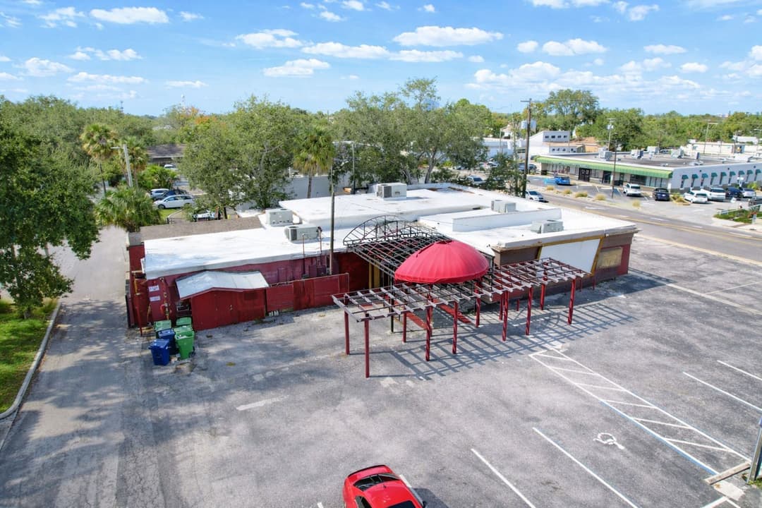 Image of 2408 W Kennedy Blvd Property