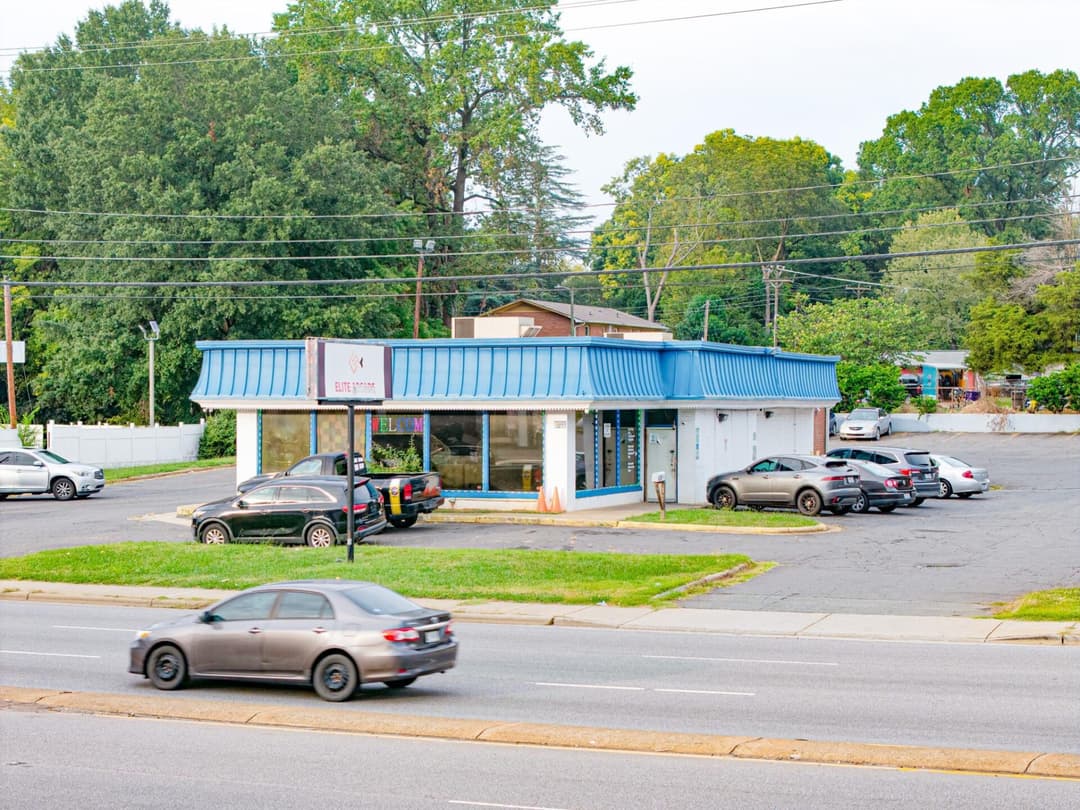 Image of 3800 Brookshire Blvd Property