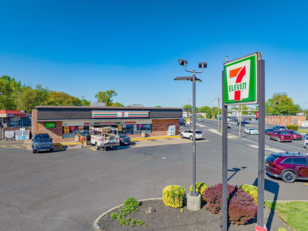 Image of 7-Eleven Property