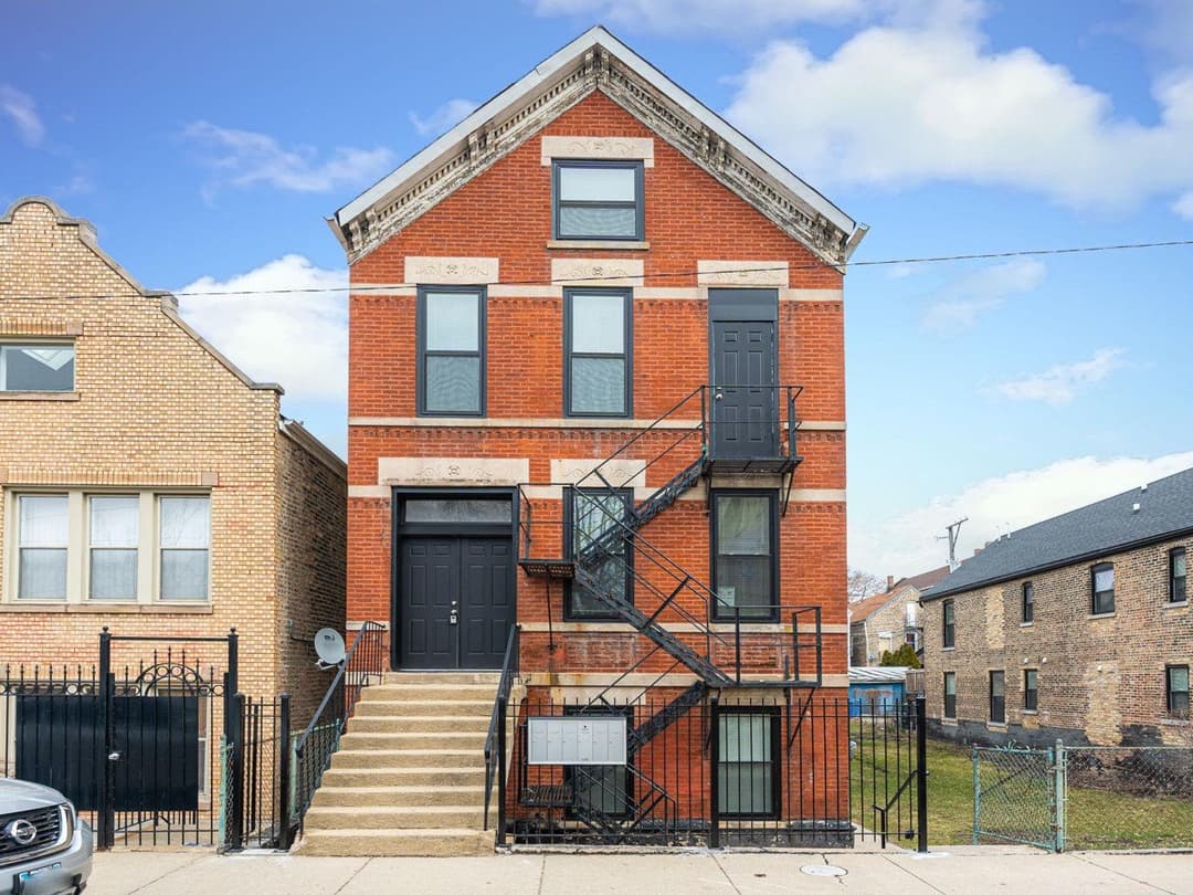 Image of 926 W 32nd Pl Property