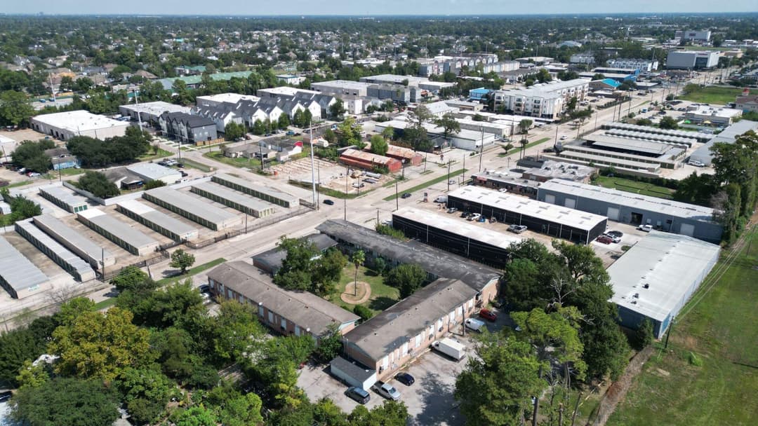Image of Brookhollow Apartments Property