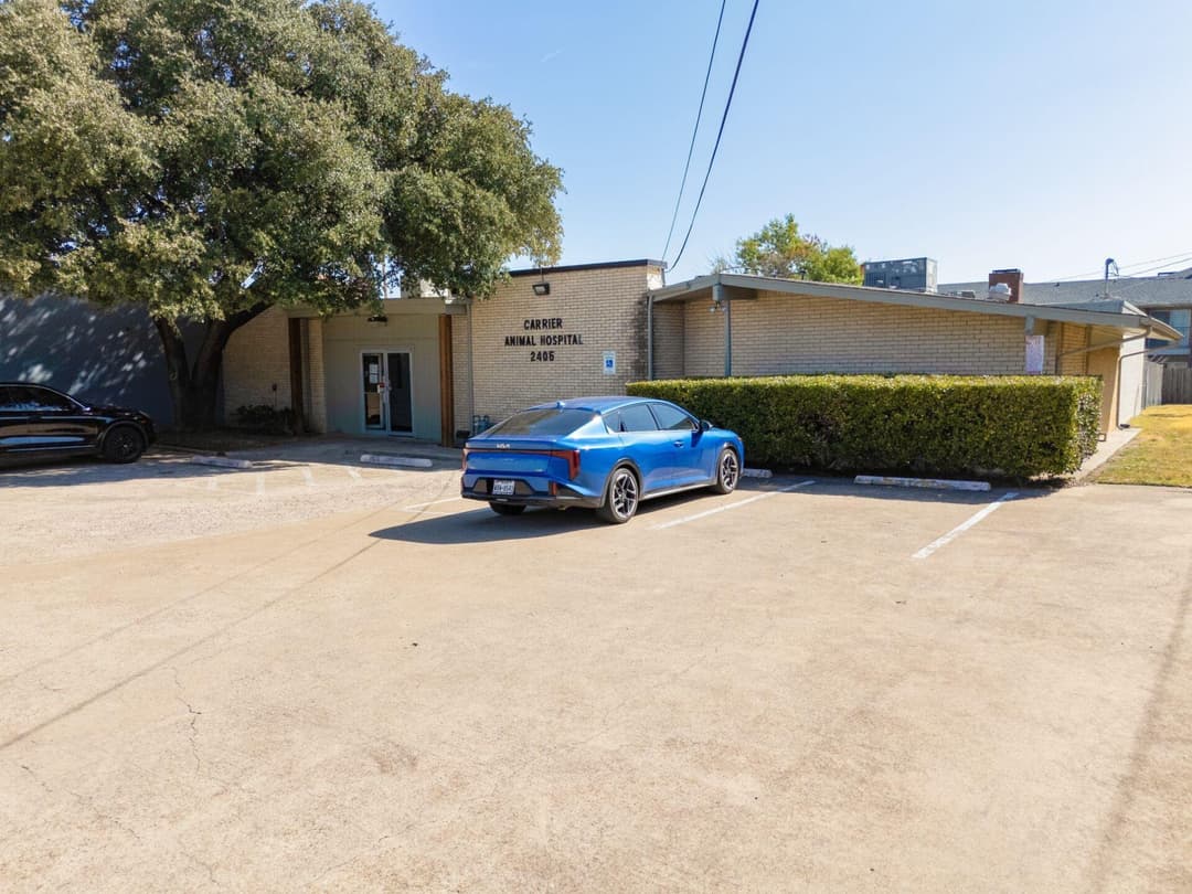 Image of Carrier Animal Hospital Property