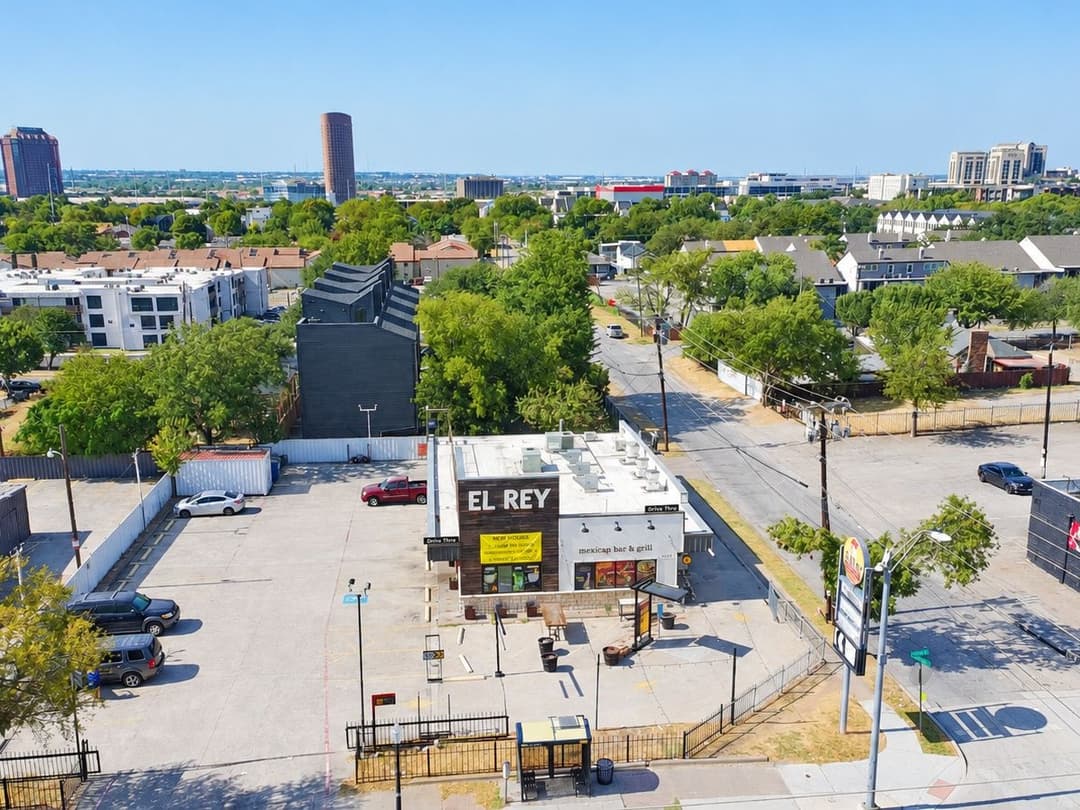 Image of Former El Rey Del Grill Restaurant Property