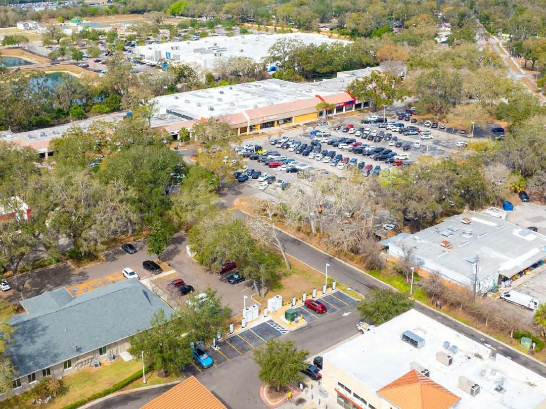 Image of Royal Oaks Shopping Center Property